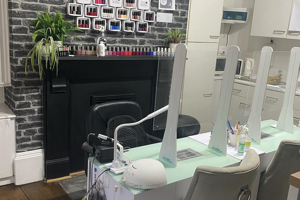 Lou's Beauty Bar picture