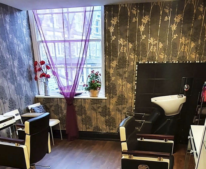 Pearl Hair & Beauty Salon picture